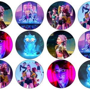 Peut inclure: Ensemble de douze images circulaires présentant des personnages et des scènes animés. Les images mettent en vedette un personnage félin bleu et des personnages stylisés en tenue de scène. La palette de couleurs est vibrante, avec une utilisation importante du rose, du bleu et du jaune.
