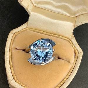 Vintage Blue Spinel Ring 10K White Gold size 6.25