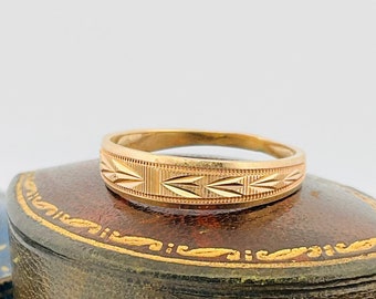 Vintage 10k Yellow Gold Chevron Style Cut Textured Stacker Band