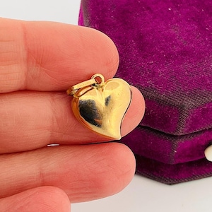 Vintage 9ct Yellow Gold Puffy Heart Charm Pendant (FE45)