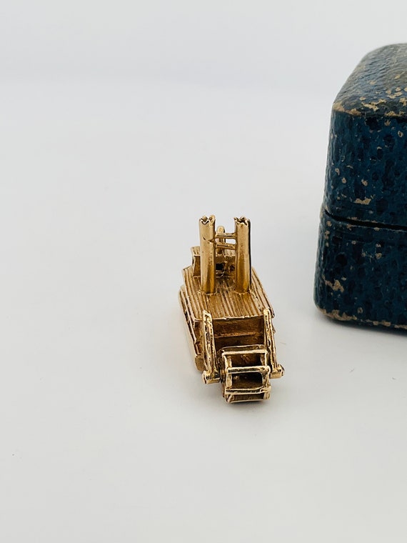 Vintage 9ct Solid Yellow Gold Steamboat Charm Pen… - image 7