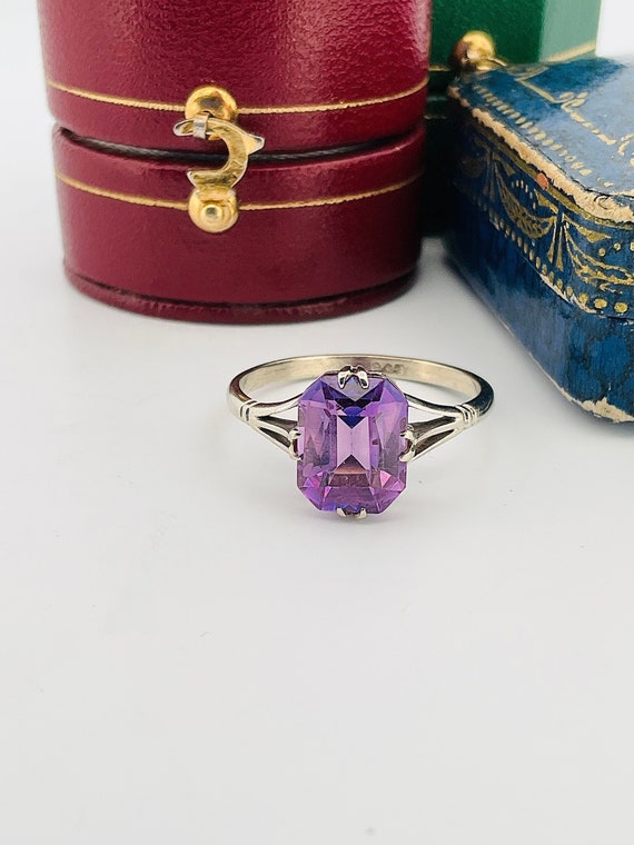 Antique 9ct White Gold Purple Sapphire Ring - Size