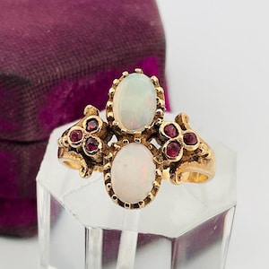 Vintage 9k Yellow Gold Twin Ruby Opal Ring - Size 6.75
