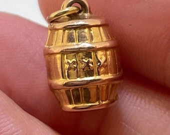 9ct Gold Vintage Whiskey Barrel Charm Pendant (G)