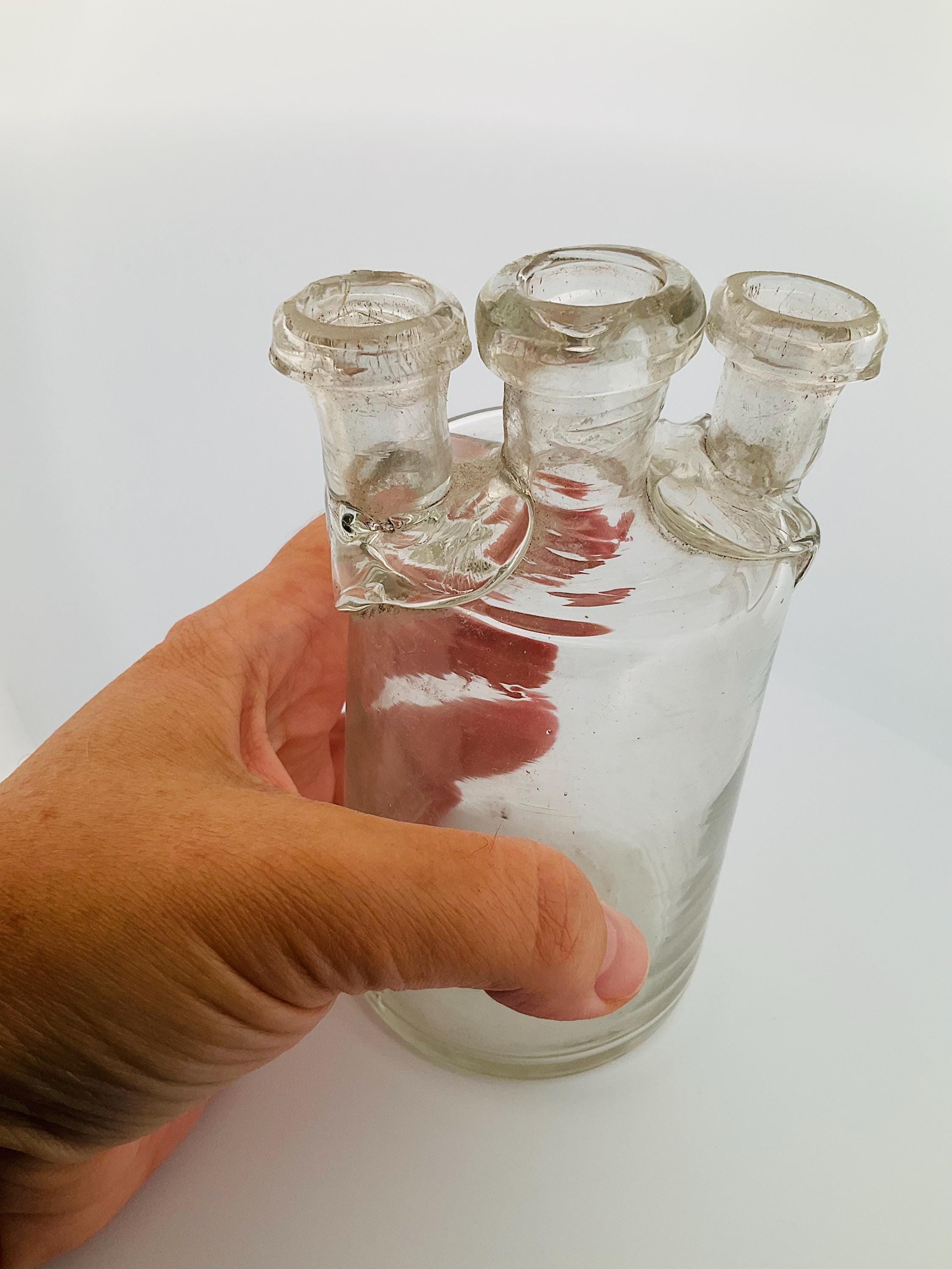 希少なアンティークのウルフ・ウルフ薬瓶 - 3つの注ぎ口のガラス瓶