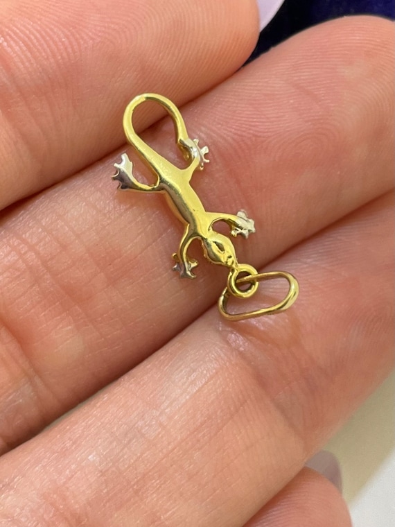 10k Gold Vintage Lizard Charm Pendant