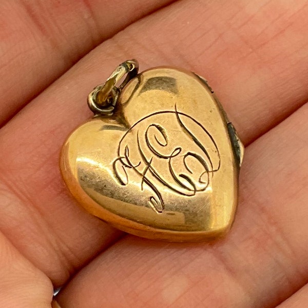 Antique 14k Yellow Gold Engraved Heart Locket