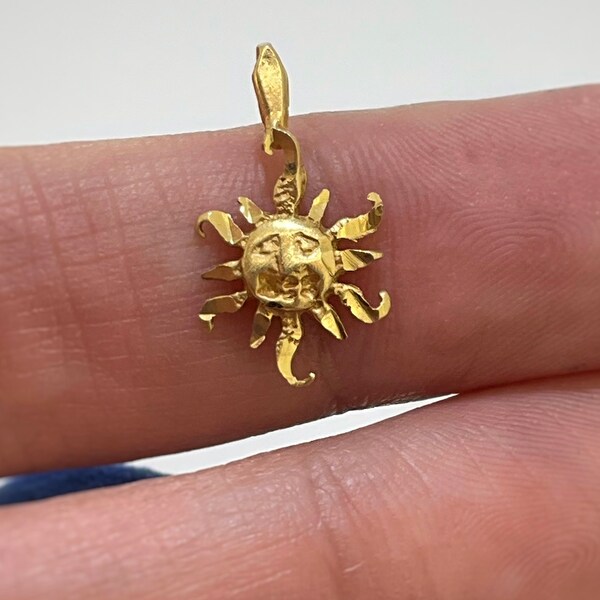 Vintage 14k Gold Sun Charm Pendant