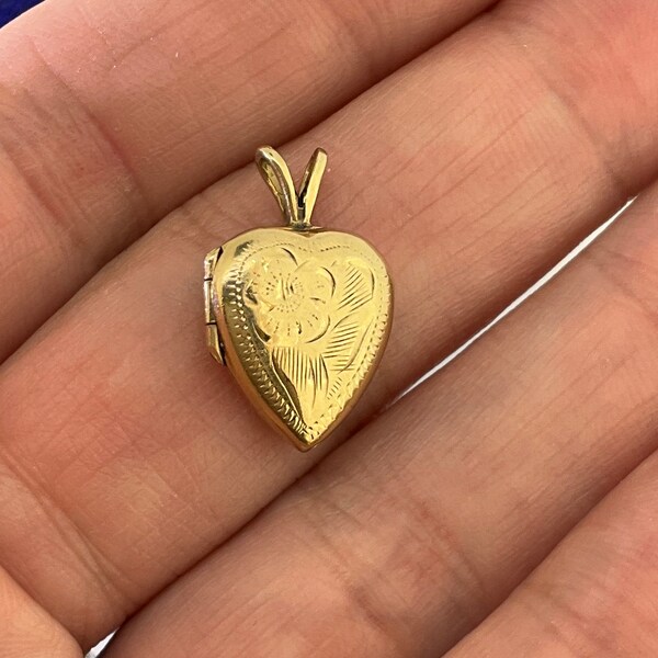 Vintage Dainty  10k Yellow Gold Heart Locket