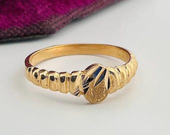 Vintage 10k Yellow Gold Petite Tiny Signet Ring - Size 0.5