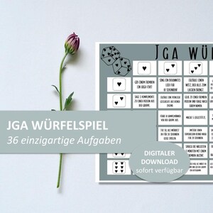 Puede incluir: Un juego de mesa JGA Würfelspiel imprimible con 36 tareas únicas. El tablero de juego es gris con corazones negros y dados. El texto "JGA Würfelspiel" y "36 einzigartige Aufgaben" está en negro. El texto "Digitaler Download sofort verfügbar" está en negro sobre un fondo blanco.