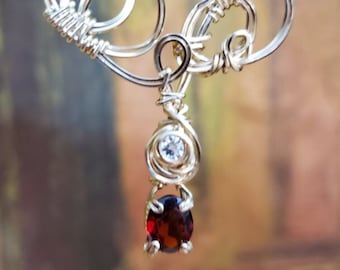 14K GF Wire Wrapped Garnet (from Colorado) and Moissanite Necklace ガーネット モアッサナイト ネックレス