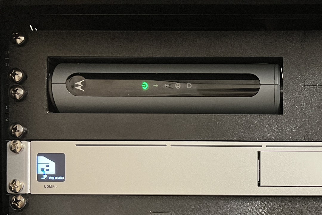 Motorola MB8600 / MB8611 / MB7621 Modmount Cable Modem 2U Rackmount