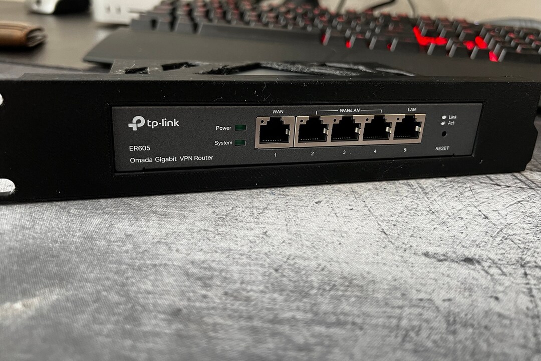 Modmount Tplink Omada ER605/TLR605 1U Rackmount Adapter for Network