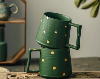 500ml Handcrafted Christmas Green Festive Mug, Large Vintage Ceramic Coffee Cup, Artisan Holiday Drinkware, Unique Gift, Retro Tea Mug