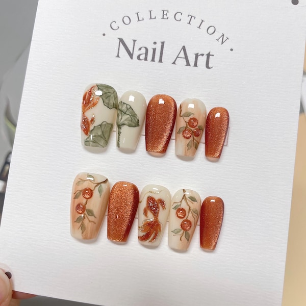 Presse-ongles peint à la main : poisson doré et feuilles, faux ongles réutilisables