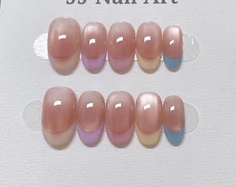 Unghie finte dipinte a mano con effetto occhi di gatto francese in colori pastello: set di unghie riutilizzabili dalla forma personalizzata.