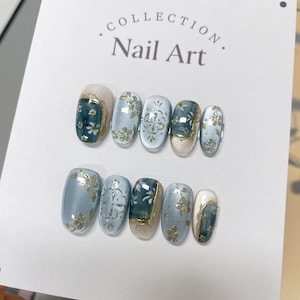 Unhas Postiças Vintage Floral Azul Olho de Gato: Unhas Postiças Reutilizáveis Pintadas à Mão