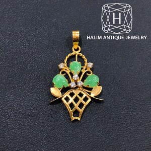 Peranakan Nonya Gold Pendant with Diamonds and Jade image 2