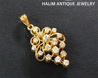 Antique Diamond Pendant With 18k Gold.