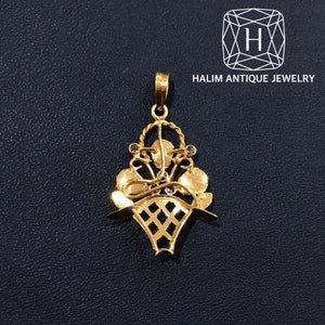 Peranakan Nonya Gold Pendant with Diamonds and Jade image 4