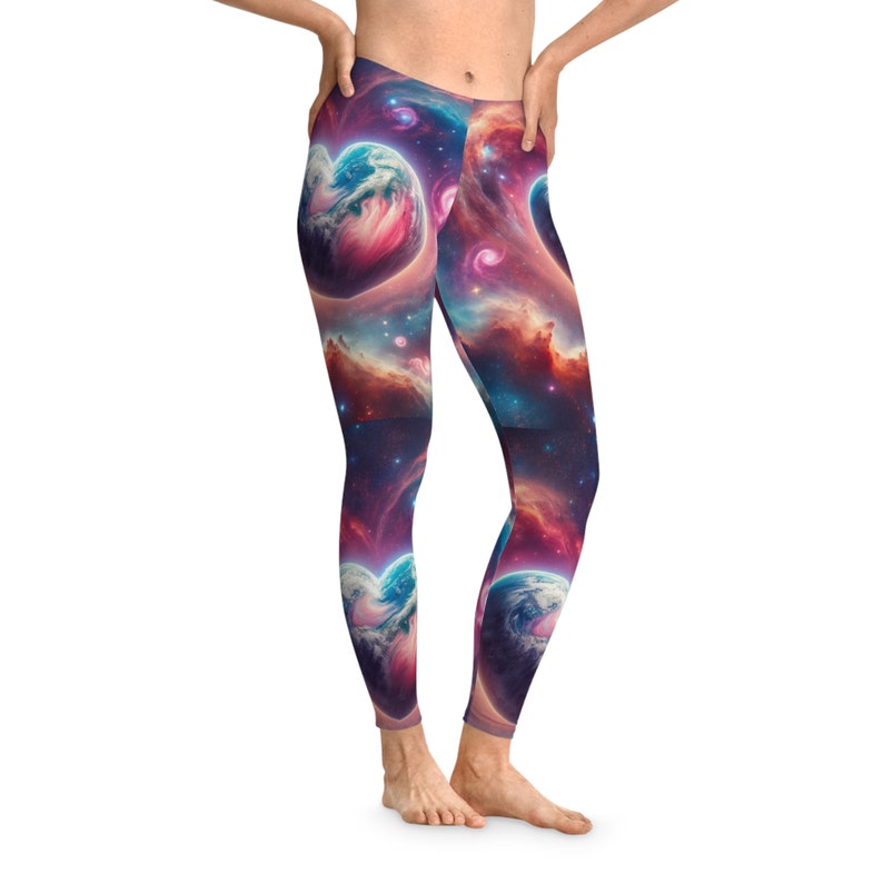 Leggings elasticizzati della collezione Earthly Cosmic Love the Galaxy Love (AOP) immagine 9