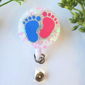 Carretel de crachá Baby Feet: porta-identidade de enfermeira com glitter