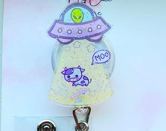 Carrete de insignias OVNI: Nave espacial alienígena brillante, soporte para identificación de enfermera