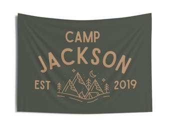 Drapeau de bannière avec nom de camp personnalisé, décoration murale de camp personnalisée, drapeau de camp fanion de chambre de garçons, décoration d'aventure en plein air nature salle de jeux
