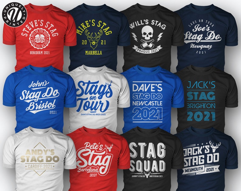 Puede incluir: Doce camisetas diferentes con dise&ntilde;os de despedida de soltero. Las camisetas son de varios colores, incluyendo rojo, azul, negro, blanco y azul marino. Cada camiseta presenta un dise&ntilde;o &uacute;nico con un tema de despedida de soltero, incluyendo los nombres del novio y la ubicaci&oacute;n de la fiesta. El texto en las camisetas incluye "Stag Do", "Stag", "Stag Squad", "Stags on Tour" y "Will's Stag".