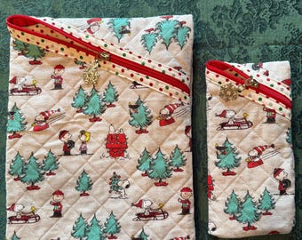 Deck the Halls with Snoopy Zippered pouch