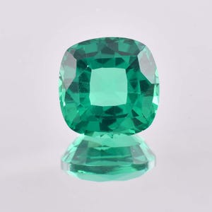 16.95 Ct Natural Green Colombian Emerald Cushion Cut Loose Gemstone GIT Certified 15x15MM/AAA+ Top Quality Emerald/Ring & Jewelry Making Gem