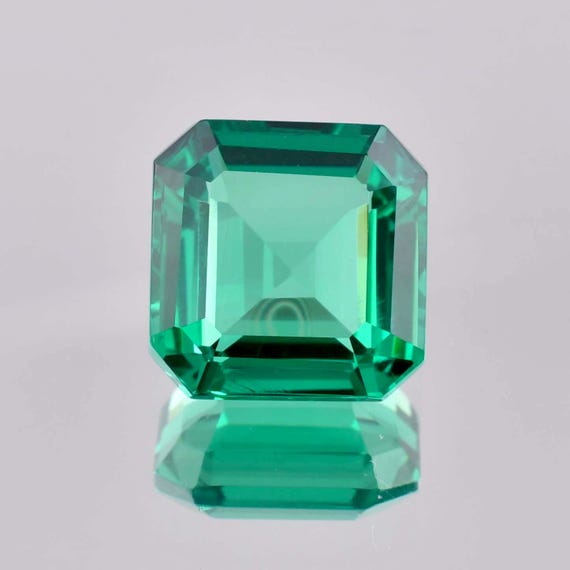 Émeraude Verte Naturelle Certifiée GIL - Coupe Carrée, 9.77 Carats, Traitée - Origine Colombie/Inde, Neuf