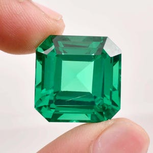 46.70 Ct Natural Green Colombian Emerald Square Cut Loose Gemstone GIT Certified 20x20 MM/AAA+ Top Quality Emerald/Ring & Jewelry Making Gem