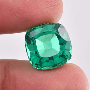 18.80 Ct Natural Green Colombian Emerald Cushion Cut Loose Gemstone GIT Certified 15x15MM/AAA+ Top Quality Emerald/Ring & Jewelry Making Gem