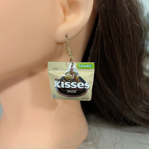 Almonds Kiss Earrings