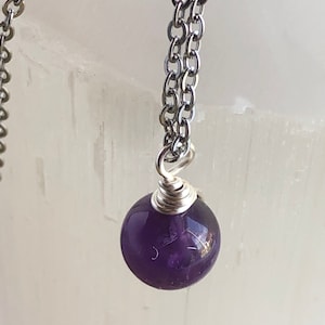 Amethyst Necklace minimalist, crystal choker for women, gemstone necklace, purple bead choker, gift under 20, handmade jewelry