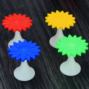 Colorful Sun Flower Side Table - Dollhouse Miniature 1:12 Miniature Dollhouse Furniture