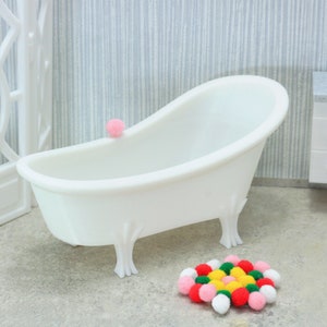 Luxurious Bathtub - Dollhouse Miniature 1:12 Miniature Dollhouse Furniture