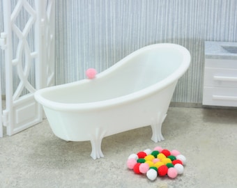 Luxurious Bathtub - Dollhouse Miniature 1:12 Miniature Dollhouse Furniture