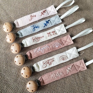 Hand embroidery Personalized pacifier clip holder,Personalized fabric pacifier clip with wooden clip,Pacifier Holder,Embroidered Custom Name