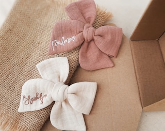 Custom name hand embroidered baby muslin bow,personalized name muslin bow,hand embroidered tied bow,name bow,baby gift girl personalized