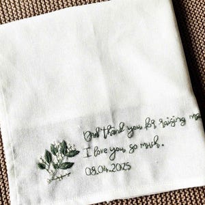 Mouchoir en lin brodé personnalisé : souvenir de mariage personnalisé