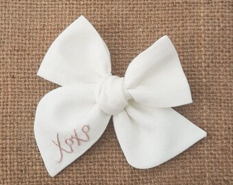 Hand Embroidered Linen Baby Bow: Personalized Name, XOXO