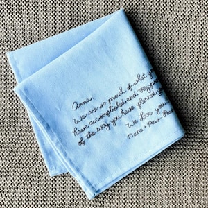 Mouchoir en lin brodé personnalisé : souvenir de mariage personnalisé