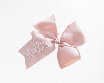 Custom name hand embroidery bow | personalized name bow |Hair bow with name-Embroidered hair bow- Custom hair bow- baby headband bow
