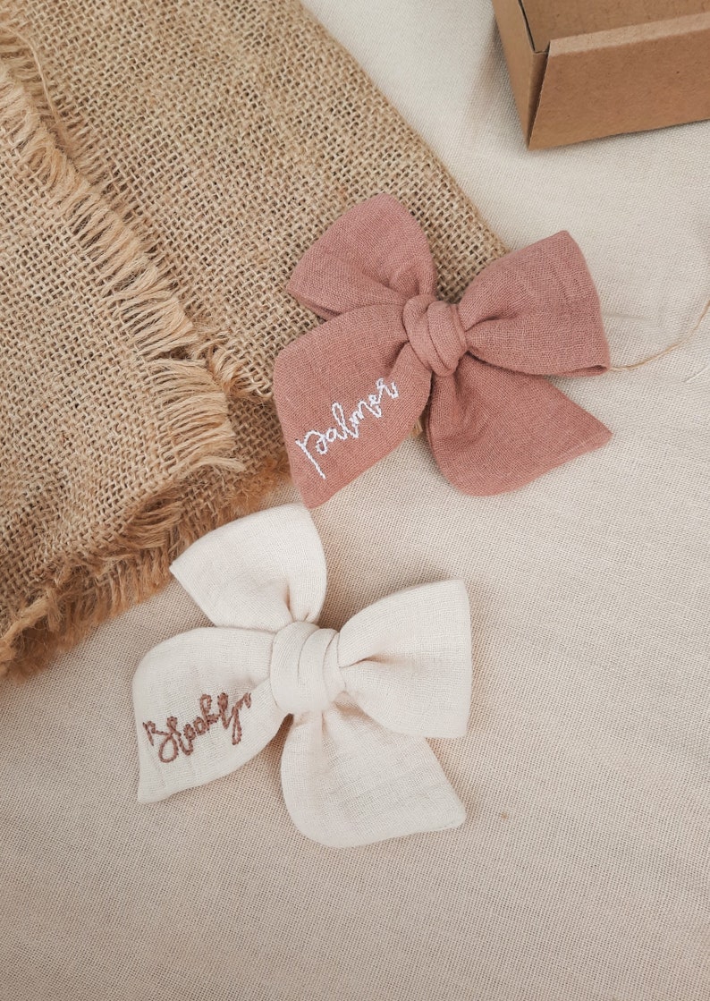 Custom name hand embroidered baby muslin bow,personalized name muslin bow,hand embroidered tied bow,name bow,baby gift girl personalized image 2