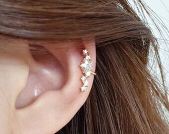 Star Ear Cuff - ear cuff no piercing - gold ear cuffs - ear cuff non pierced - ear crawler earrings - Conch Piercing - fake piercings