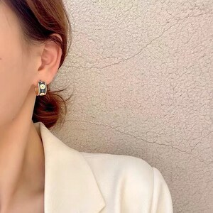 Vintage Daisy Flower Silver Dangle Earrings - Sterling Silver Hooks, Perfect Mother's Day Gift 6 thumbnail image