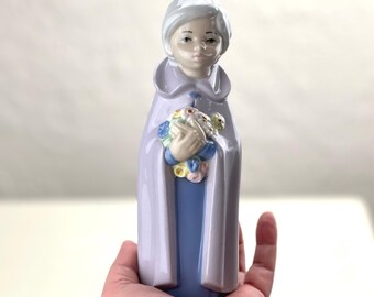 Casades Lady figurine, Porcelain Girl with Flowers Figurine Made in Spain